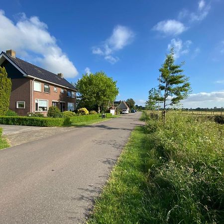 Huis Bij Het Water Met Sloepje Jutrijp 外观 照片