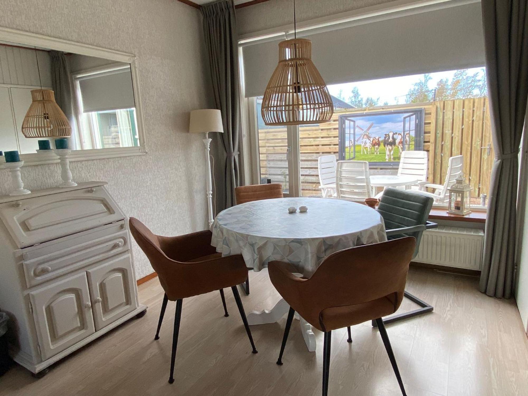 Huis Bij Het Water Met Sloepje Jutrijp 外观 照片