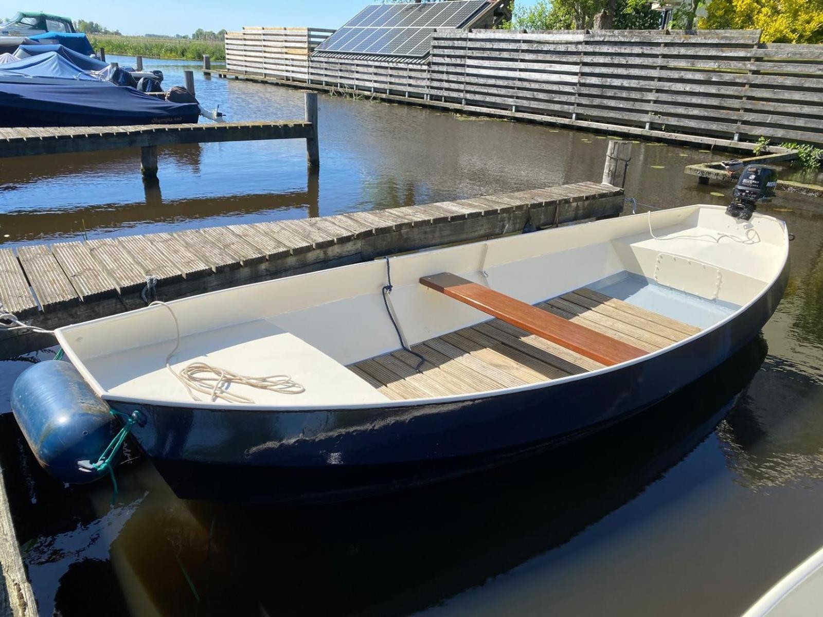 Huis Bij Het Water Met Sloepje Jutrijp 外观 照片