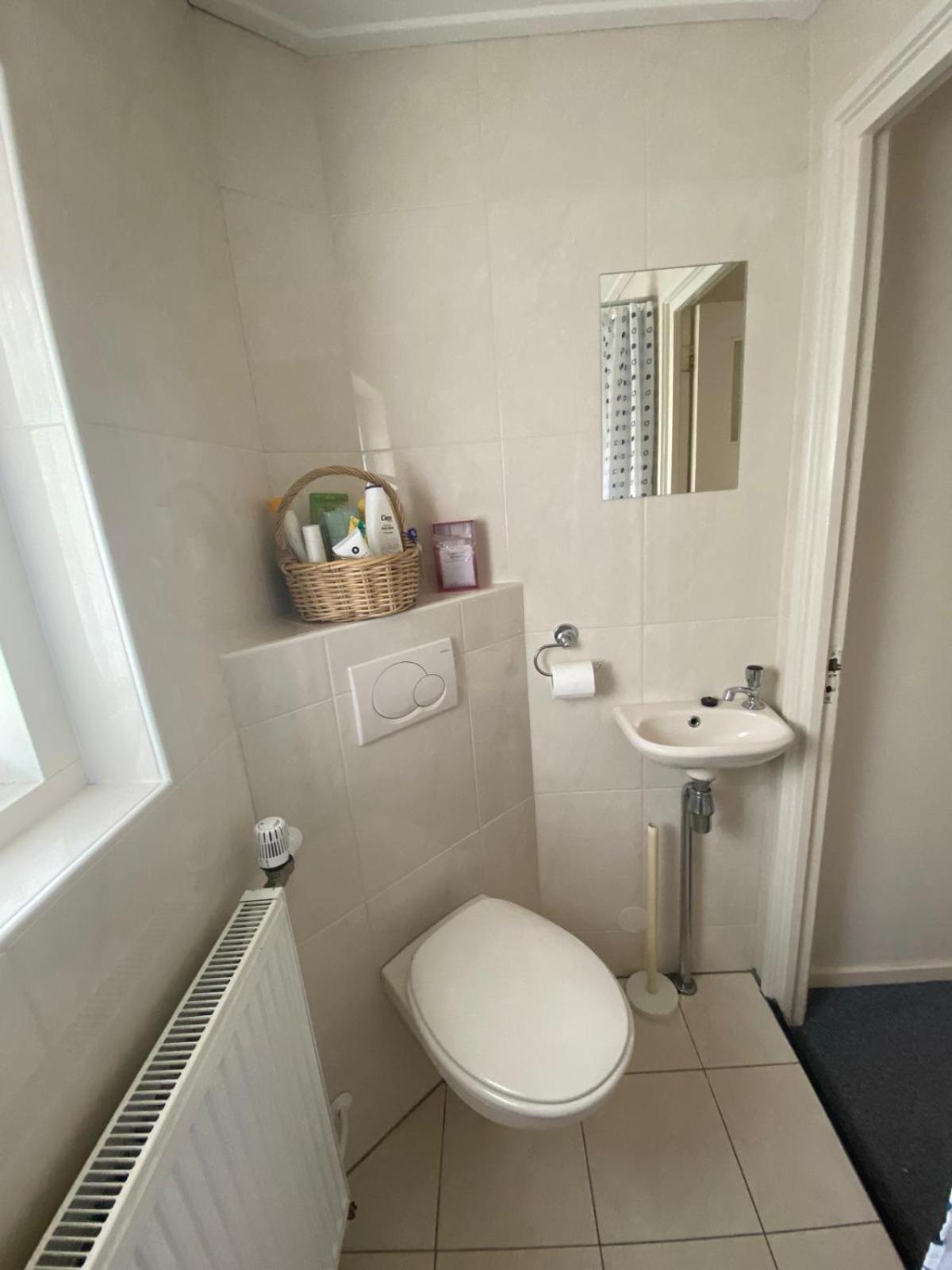 Huis Bij Het Water Met Sloepje Jutrijp 外观 照片